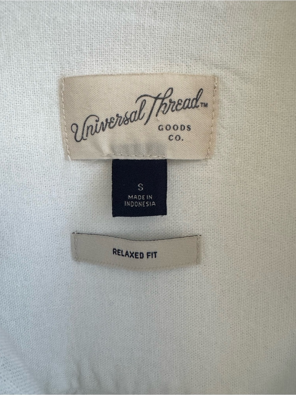 Universal Thread Women’s White Linen Button-Down Shirt with Chest Pocket - Picture 2 of 5